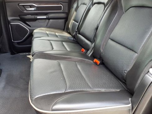 Used 2019 RAM 1500 Laramie AWD/4WD image 17