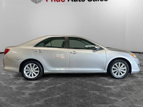 Used 2012 Toyota Camry XLE w/ Leather Pkg FWD image 11