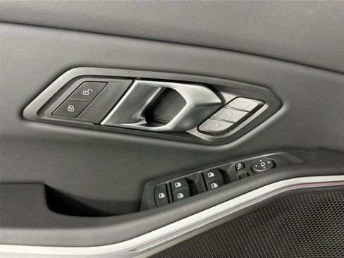 Certified 2025 BMW 330i Sedan w/ Convenience Package RWD image 18