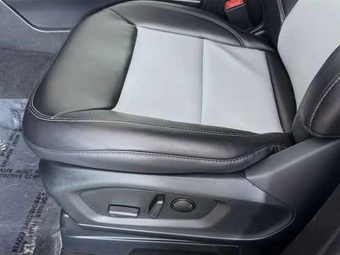 Used 2023 Ford Explorer XLT w/ Equipment Group 202A AWD/4WD image 25