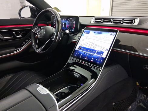 Used 2023 Mercedes-Benz S 500 S 500 image 4