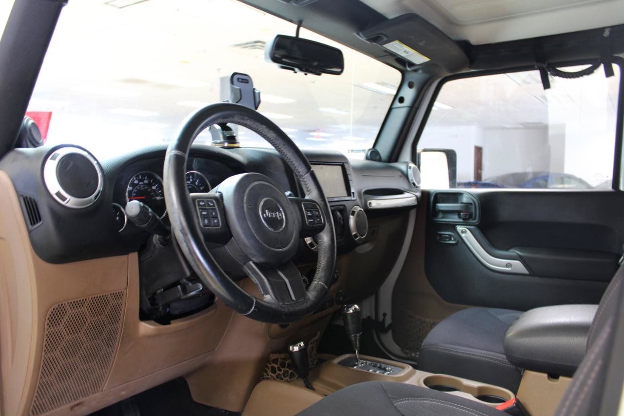 Used 2013 Jeep Wrangler Unlimited Sahara w/ Connectivity Group AWD/4WD image 30