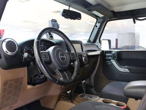 Used 2013 Jeep Wrangler Unlimited Sahara w/ Connectivity Group AWD/4WD image 30