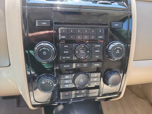 Used 2011 Ford Escape Limited w/ 301A Rapid Spec Order Code FWD image 23