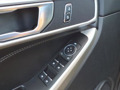 Certified 2022 Ford Explorer XLT image 16