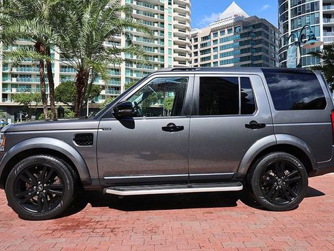Used 2015 Land Rover LR4 HSE image 2