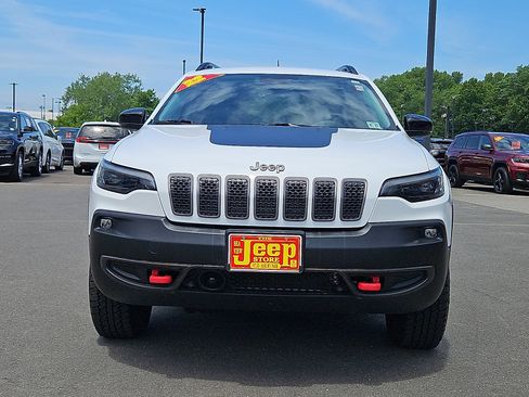 Used 2022 Jeep Cherokee Trailhawk w/ Comfort/Convenience Group AWD/4WD image 2