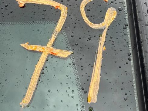 Used 2017 Jeep Grand Cherokee Overland w/ Jeep Active Safety Group AWD/4WD image 31