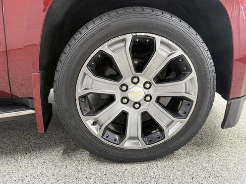Used 2018 Chevrolet Suburban Premier AWD/4WD image 43