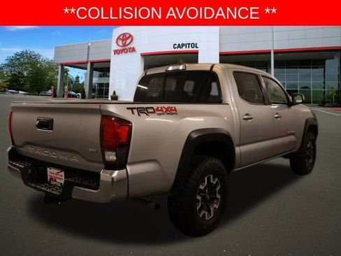 Certified 2018 Toyota Tacoma TRD Off-Road image 4