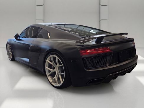 Used 2017 Audi R8 V10 plus AWD/4WD image 6