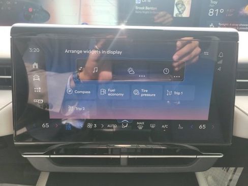 Certified 2024 Lincoln Nautilus Premier AWD/4WD image 38