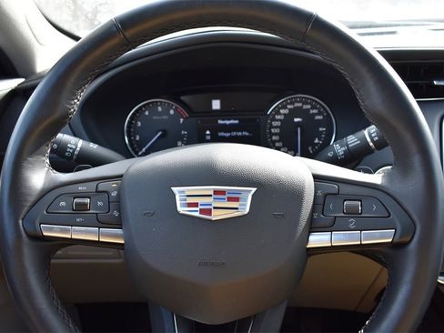 Used 2022 Cadillac XT4 Premium Luxury image 16