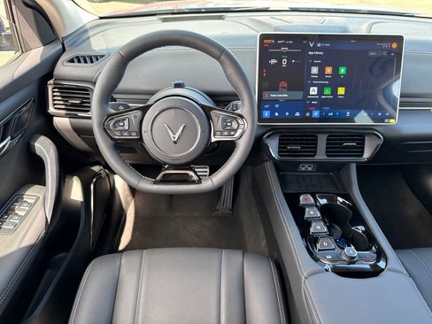 New 2025 VinFast VF 8 Eco AWD/4WD image 20