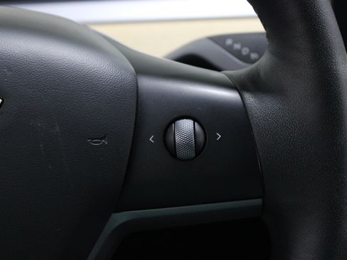Used 2021 Tesla Model 3 Standard Range Plus RWD image 9
