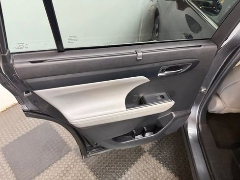 Used 2023 Toyota Highlander XLE FWD image 30