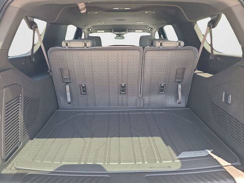 New 2026 Chevrolet Suburban LS AWD/4WD image 9