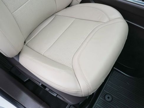 Certified 2023 Ford Explorer Platinum w/ Technology Package AWD/4WD image 28