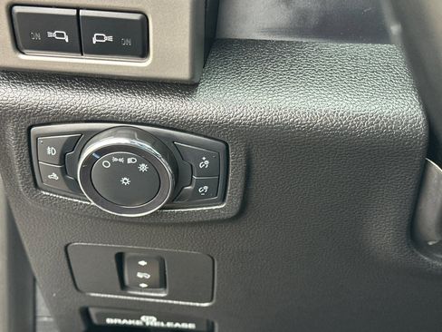 Used 2021 Ford F250 Lariat w/ Chrome Package image 38