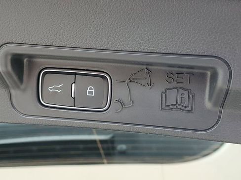 Used 2025 Ford Explorer Active w/ Active Comfort Package image 10