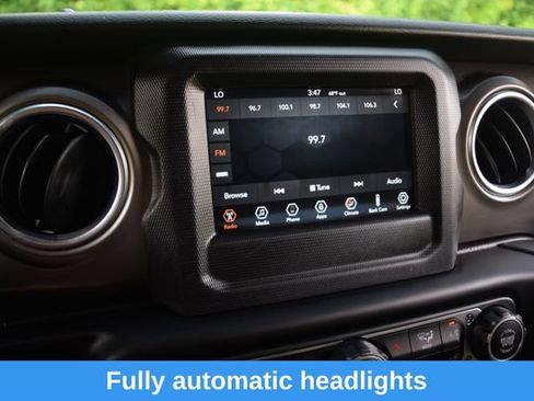 Used 2018 Jeep Wrangler Unlimited Rubicon w/ LED Lighting Group AWD/4WD image 9