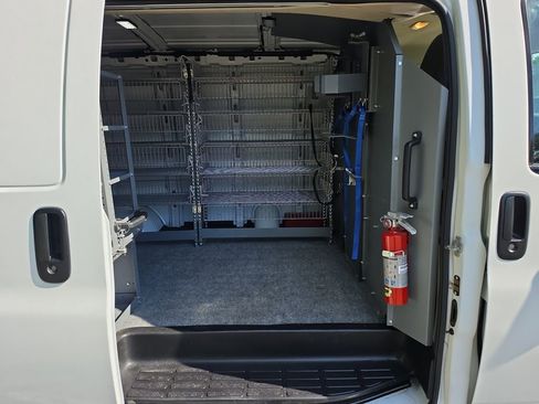 Used 2021 Chevrolet Express 2500 RWD image 14