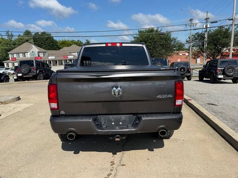 Used 2018 RAM 1500 Express w/ Express Value Package AWD/4WD image 7