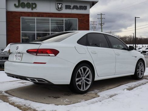 Used 2021 Volkswagen Passat 2.0T R-Line image 32
