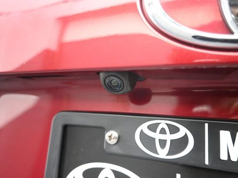 Used 2021 Toyota RAV4 LE AWD/4WD image 34