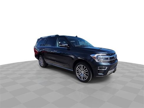 Used 2022 Ford Expedition Max Limited image 2