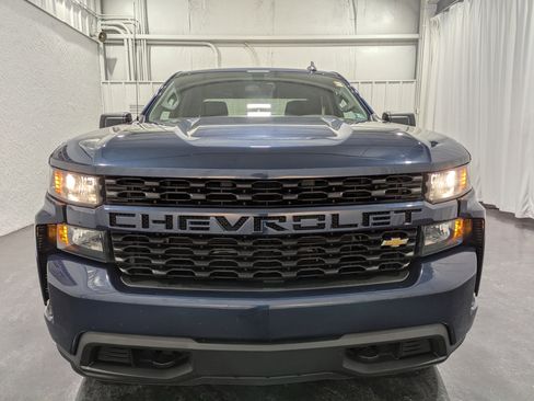 Used 2020 Chevrolet Silverado 1500 Custom w/ Custom Value Package image 4