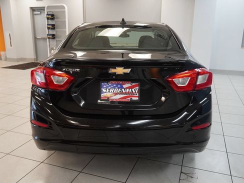 Used 2019 Chevrolet Cruze LS FWD image 8