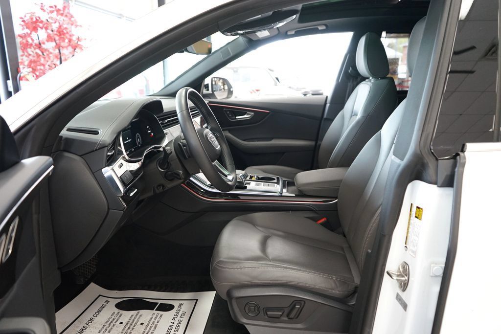 Used 2023 Audi Q8 Premium Plus AWD/4WD image 31
