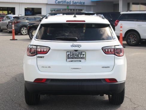 Used 2024 Jeep Compass Latitude AWD/4WD image 6