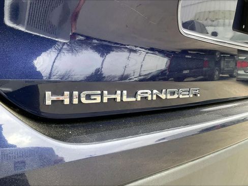 Used 2023 Toyota Highlander XLE FWD image 31