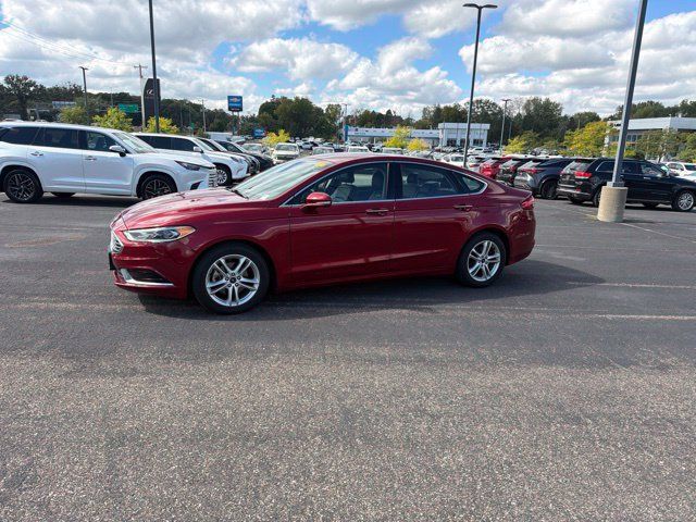 Used 2018 Ford Fusion SE w/ Fusion SE Technology Package FWD image 1