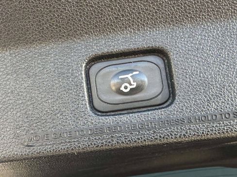 Used 2016 Ford Explorer XLT w/ Equipment Group 202A FWD image 29