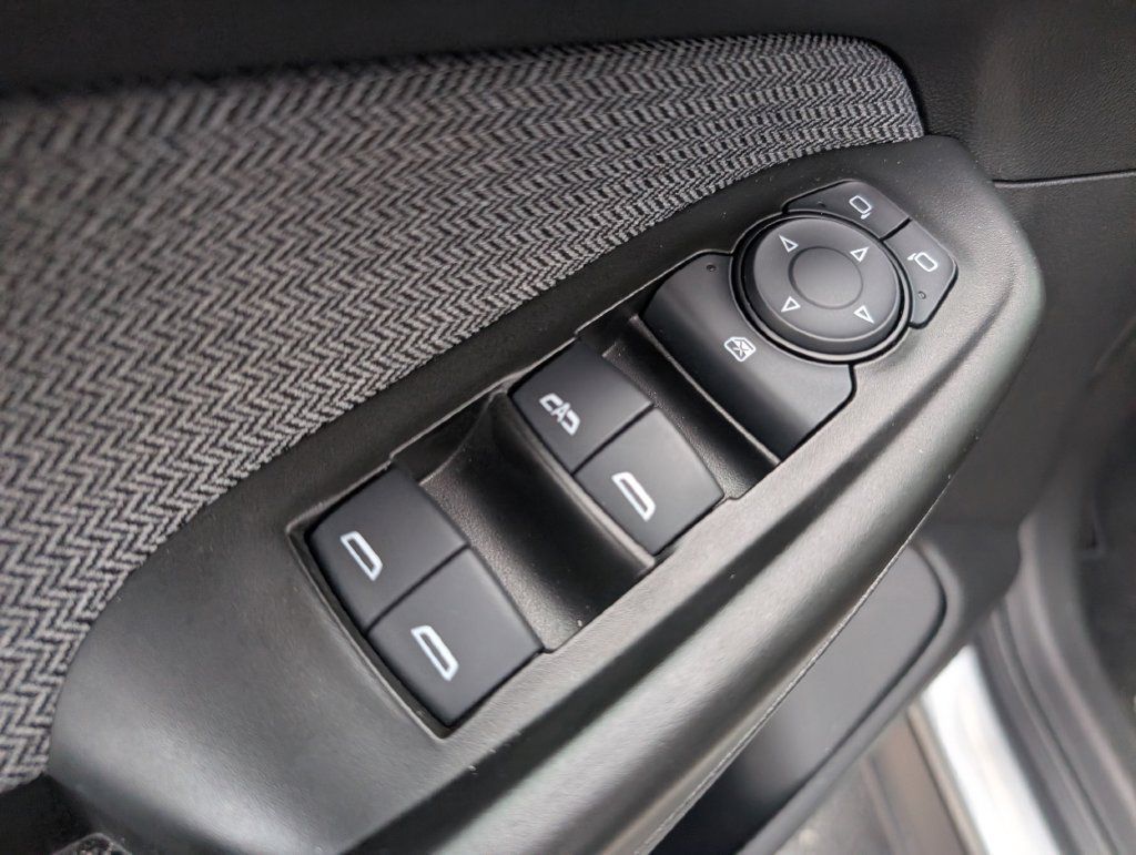 Used 2023 Chevrolet TrailBlazer LT w/ Convenience Package FWD image 14