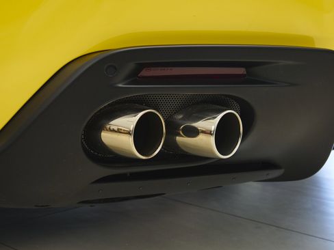 Used 2025 Ferrari Roma Spider RWD image 12