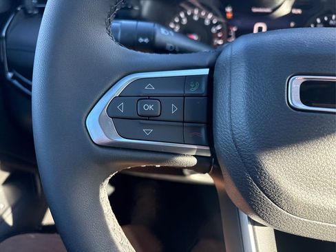 New 2026 Jeep Compass Latitude image 23