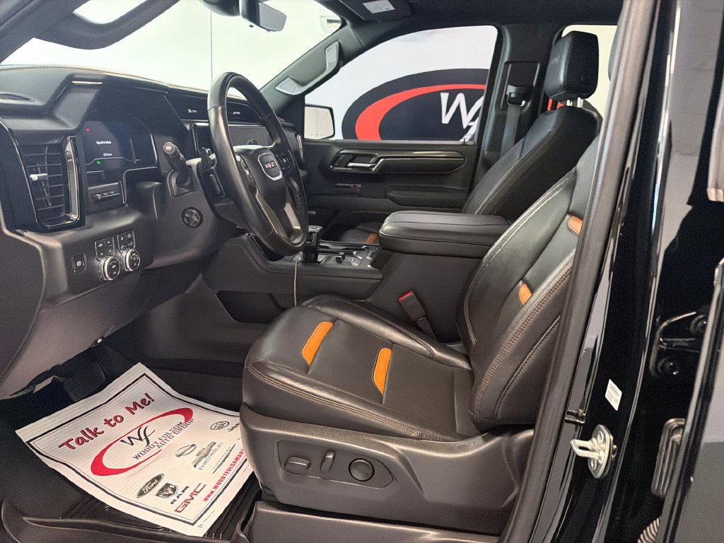 Used 2025 GMC Sierra 1500 AT4 w/ AT4 Premium Package AWD/4WD image 10