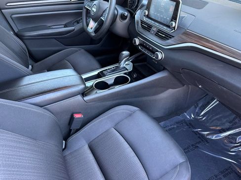 Certified 2024 Nissan Altima 2.5 SV FWD image 19