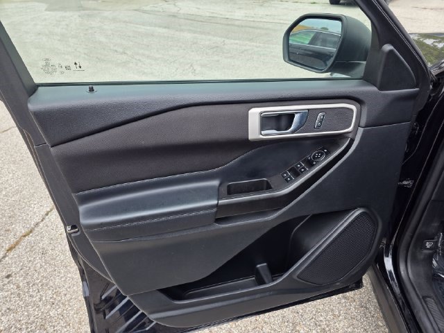 Used 2020 Ford Explorer XLT w/ Comfort Package AWD/4WD image 23