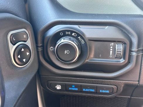 Used 2024 Jeep Wrangler High Altitude AWD/4WD image 17
