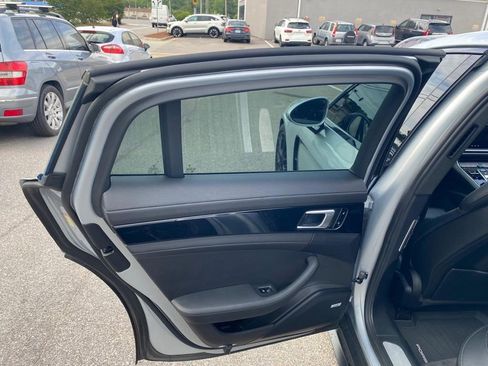 Used 2018 Porsche Panamera 4 AWD/4WD image 13