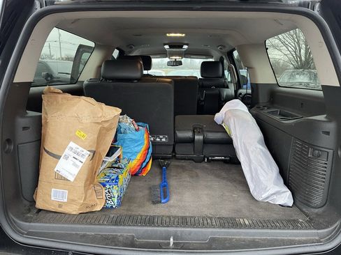 Used 2014 Chevrolet Suburban LT image 14