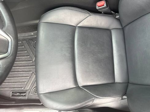 Used 2022 Toyota Venza XLE AWD/4WD image 15