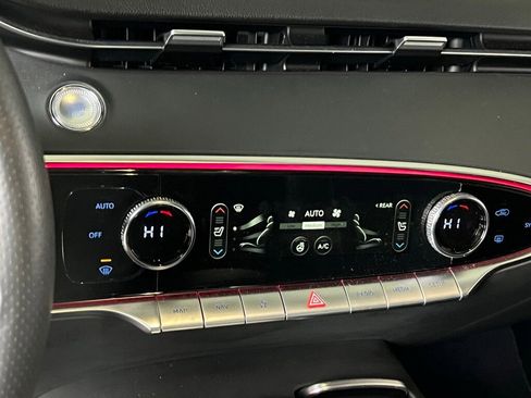 Used 2024 Genesis GV70 3.5T Sport image 14