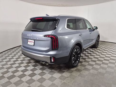 Used 2025 Kia Telluride SX w/ SX Captain's Chair Package AWD/4WD image 3