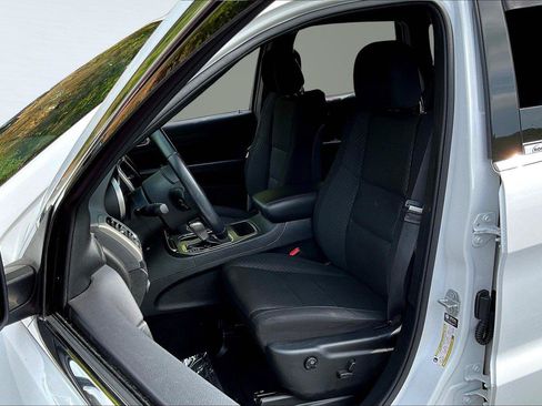 Used 2021 Jeep Grand Cherokee Laredo AWD/4WD image 34